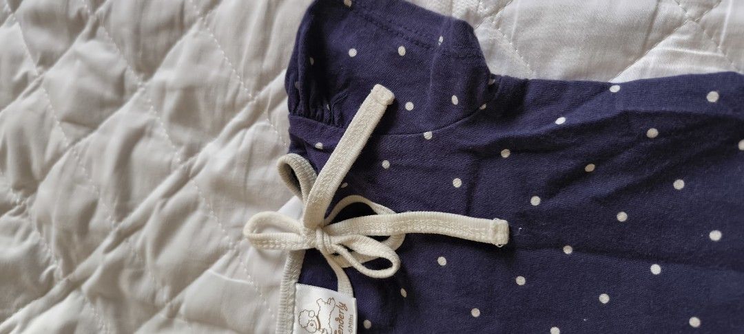 Tenderly baju baby twin (Category: Babies & Kids Fashion) located in Sungai Buloh. Submitted by yieyoyi (Listing ID 1364580540, Image 2). Description: fit nb-6m pakai less then 5 times.