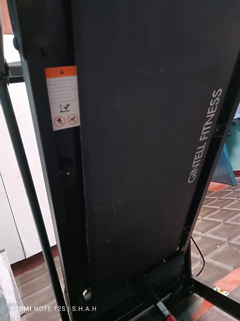 Threadmill (Category: Cardio & Fitness Machines) located in Kuala Lipis. Submitted by azmanpolis (Listing ID 1364755448, Image 3). Description: Gintell Smartrek untuk dijual, jarang digunakan.. good condition.. berminat boleh PM..nego for serius buyer.