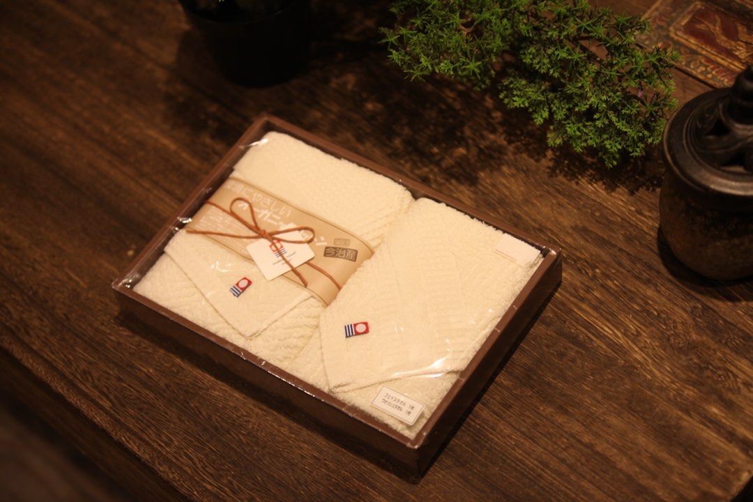 Towel64885055100035112