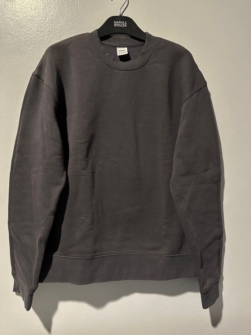 Zara Sweater (Category: Coats, Jackets and Outerwear) located in Cainta. Submitted by annebc (Listing ID 1364606708, Image 3). Description: Size: Medium Color: Dark Gray Width: 22.5’’ Length: 25.5’’.