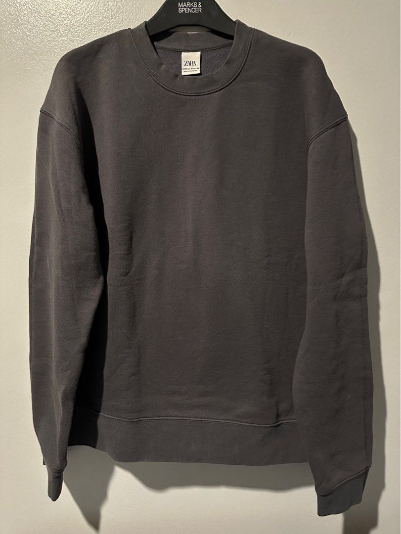 Zara Sweater (Category: Coats, Jackets and Outerwear) located in Cainta. Submitted by annebc (Listing ID 1364606708, Image 1). Description: Size: Medium Color: Dark Gray Width: 22.5’’ Length: 25.5’’.