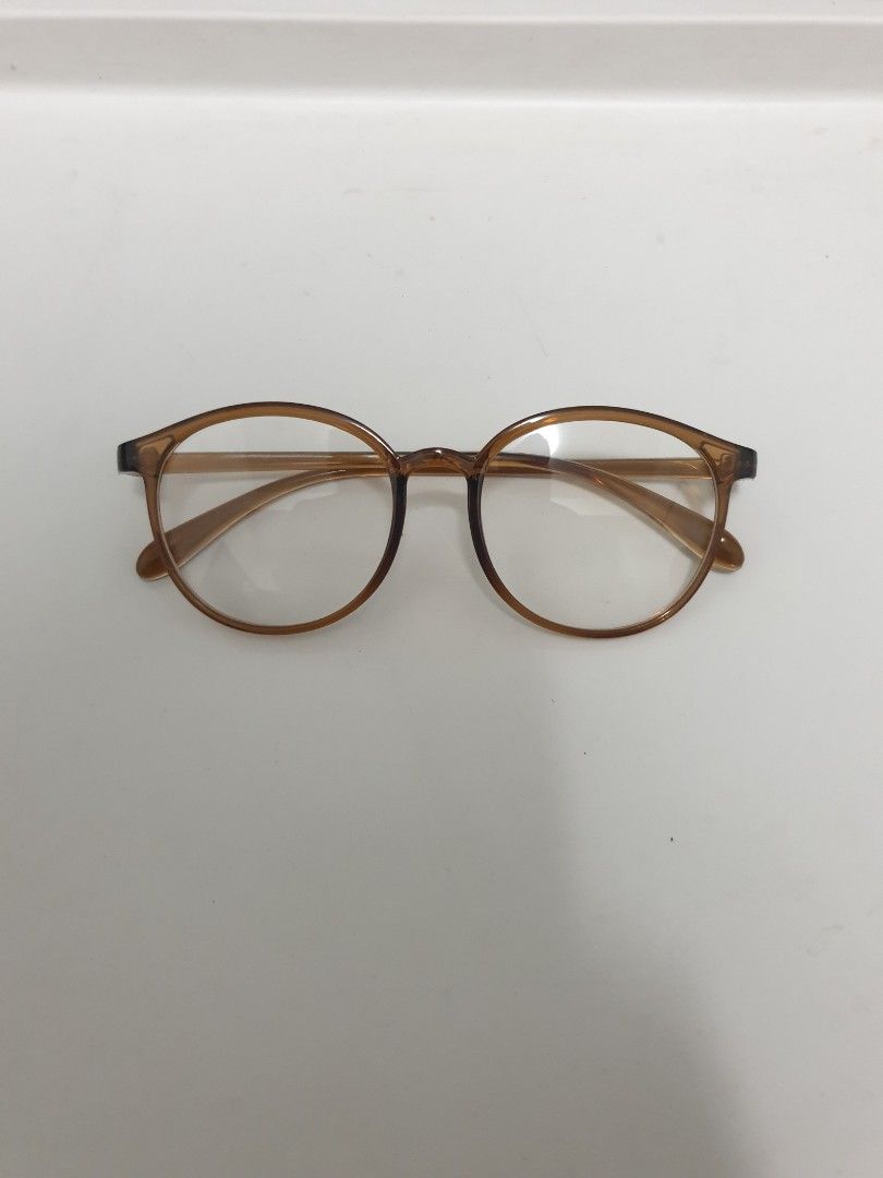 Anti-Radiation Blue Light Eyeglasses Brown (Category: Sunglasses & Eyewear) located in Manila. Submitted by reszchebij00288 (Listing ID 1364886822, Image 2). Description: Anti-Radiation Blue Light Eyeglasses Brown Brand new Poblacion, Makati P300 + sf.