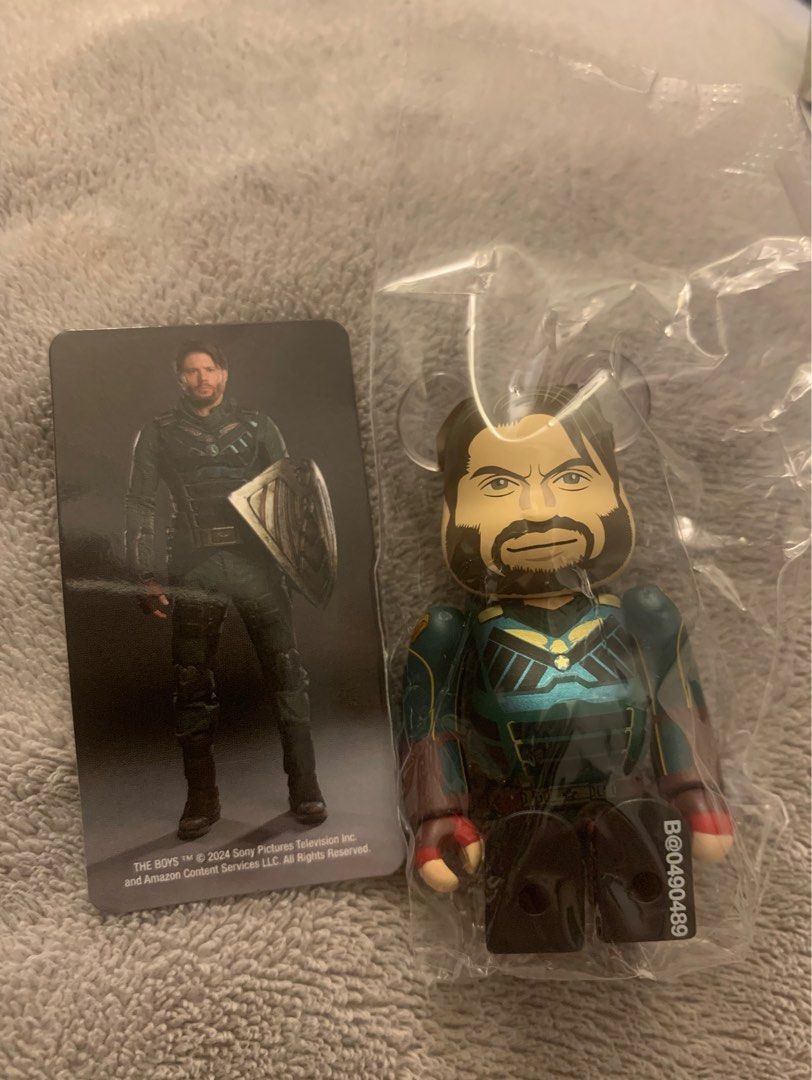 Bearbrick the boys series 49 （分類：設計師玩具及盲盒）位於 Hong Kong。 由 lunnalee 提交（商品編號 1353206199，圖片 1）。簡介： — 盒已打開 ，膠袋沒拆。 — 葵芳地鐵站交收 — 順豐到付 — 平郵 +$8（ 有寄失風險） 。