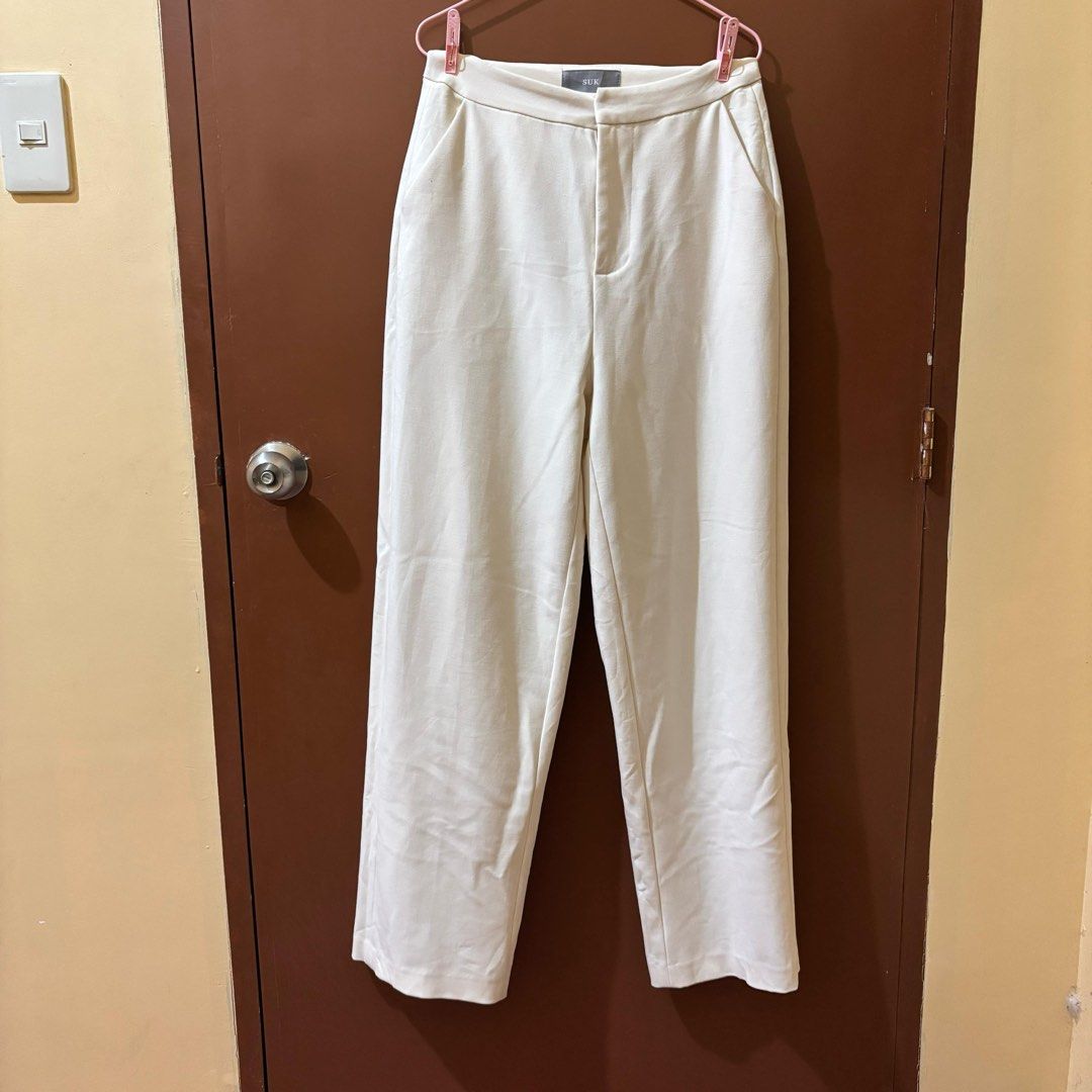 beige/cream casual trouser (Category: Trousers) located in Pinamalayan. Submitted by dumpanddeclutter (Listing ID 1364882990, Image 1). Description: waist - 28 inches length - 41 inches leg hole - 19 inches high quality fabric, no stain and also good as new! mod: j&t mop: gcash.