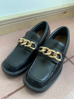BLACK GOLD CHAIN LOAFERS