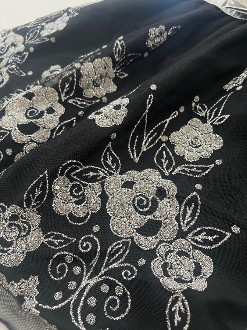 Black Vekvet Dress (Category: Babies & Kids Fashion) located in Del Monte. Submitted by irej31 (Listing ID 1364881847, Image 2). Description: Black velvet dress.