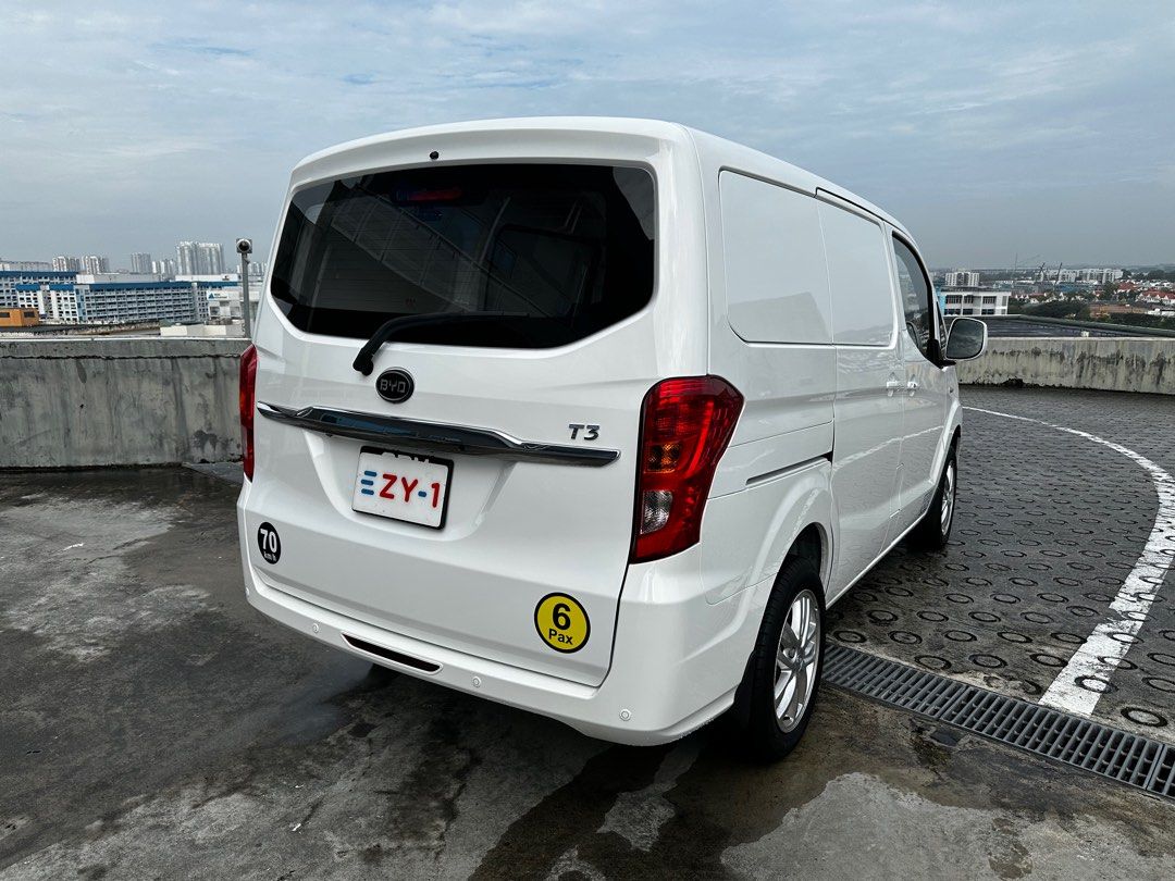 BRAND NEW BYD eT3 VAN (Category: New Commercial Vehicles for Sale) located in Singapore. Submitted by ezy-1 (Listing ID 1364933683, Image 2). Description: Giving Your Business The Best Electric Drive with the BYD eT3! Offering the best vehicle coverage ensuring a peace of mind for customer! Wait no longer, enquire today! ☎️ Darren Sim @ 9699 2804 today !.