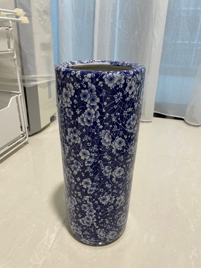 Chinese Vase of Classic Elegance