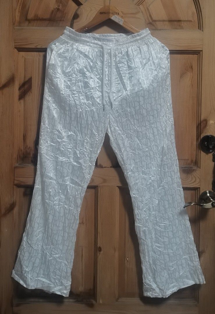Christian Dior Pants 🔥 (Category: Luxury Apparel) located in Rizal. Submitted by p0gss (Listing ID 1364892375, Image 1). Description: ¬Good as new!.