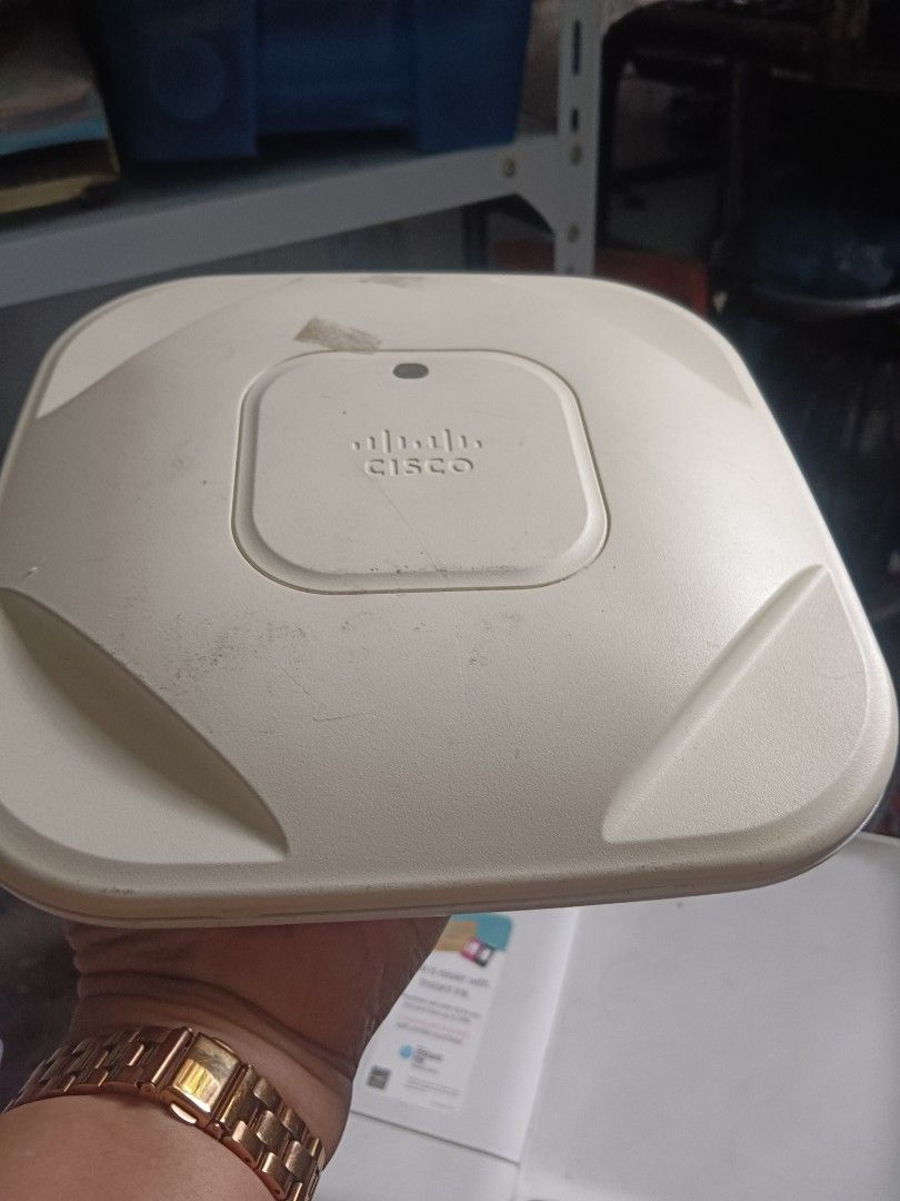 Cisco wifi router (Category: Networking) located in Las Pinas. Submitted by littlejian (Listing ID 1364797025, Image 1). Description: In good condition, working , for pick up only, For interested buyer only No to low baller.