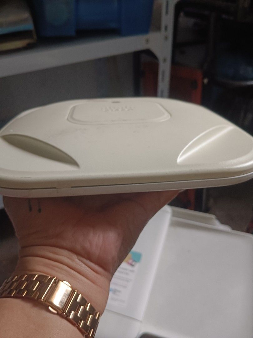 Cisco wifi router (Category: Networking) located in Las Pinas. Submitted by littlejian (Listing ID 1364797025, Image 2). Description: In good condition, working , for pick up only, For interested buyer only No to low baller.