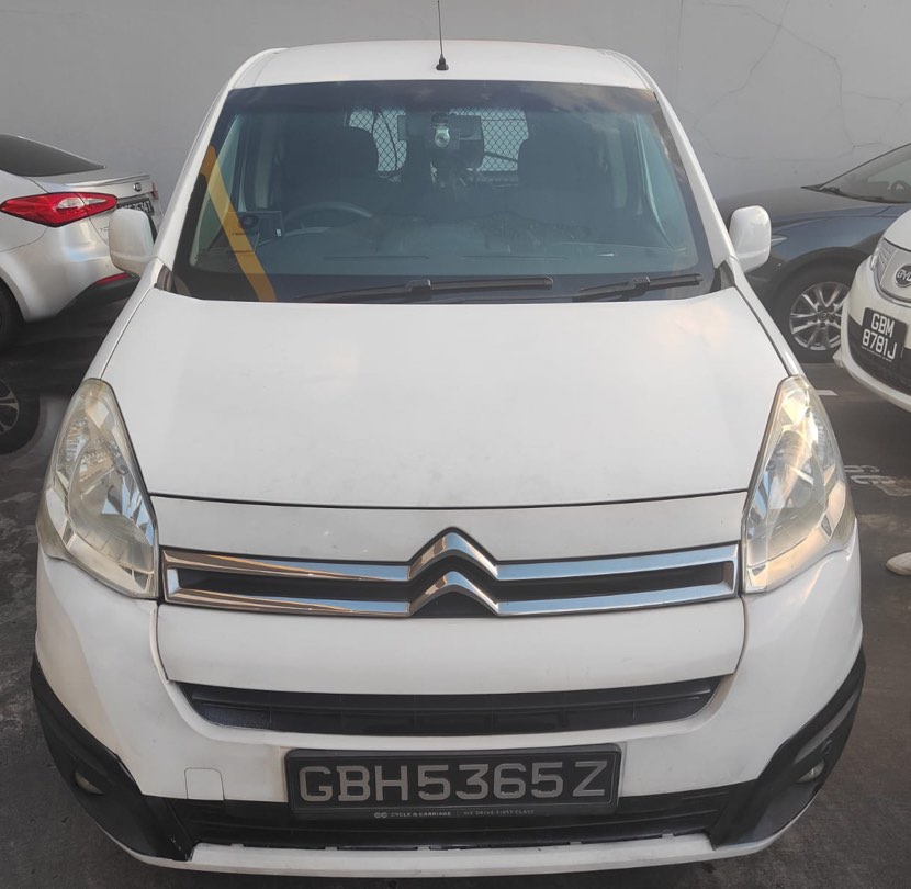 (Category: ) located in . Submitted by tampines.car.lease (Listing ID 1364854654, Image 1). Description: .