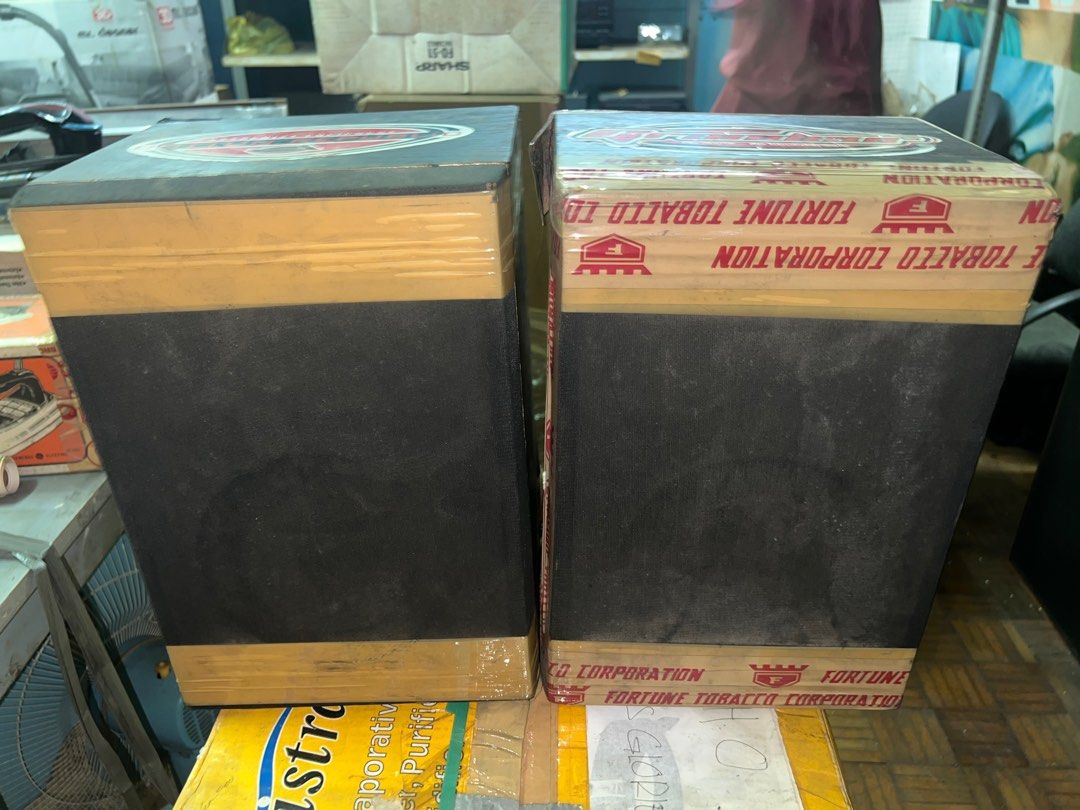 1 Pair Component Speaker (Category: Soundbars, Speakers & Amplifiers) located in Quezon City. Submitted by chloe_declutter (Listing ID 1364919761, Image 3). Description: 400 for set For decluttering .