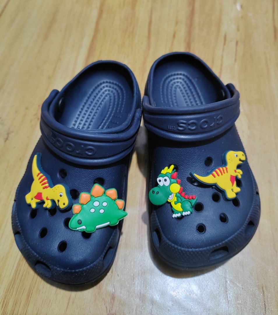 Brand New Crocs for Kids C8 (Category: Babies & Kids Fashion) located in Manila. Submitted by shielamayr04866 (Listing ID 1364910072, Image 1). Description: Nauntag lang, natapon n ang box Bought it for 2900 selling ig for just 1000 📍 Palatiw, Pasig MOP: BPI/Gcash MOD- Open for Grab, Lalamove, J&T and LBC. Delivery c/o buyer.