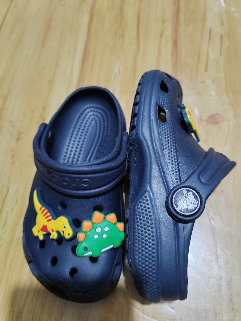 Brand New Crocs for Kids C8 (Category: Babies & Kids Fashion) located in Manila. Submitted by shielamayr04866 (Listing ID 1364910072, Image 3). Description: Nauntag lang, natapon n ang box Bought it for 2900 selling ig for just 1000 📍 Palatiw, Pasig MOP: BPI/Gcash MOD- Open for Grab, Lalamove, J&T and LBC. Delivery c/o buyer.