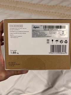 Dyson hairstrait