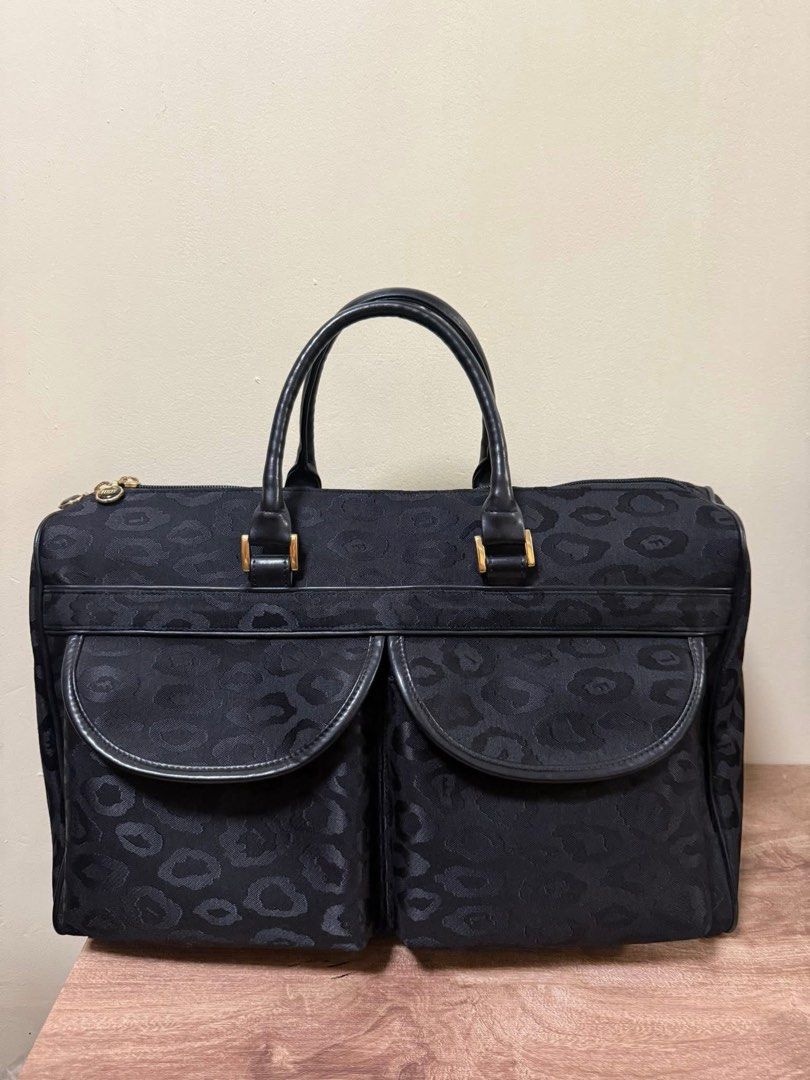 Feiler Travel Bag (Category: Luxury Bags & Wallets) located in Quezon City. Submitted by jhaediah (Listing ID 1364891624, Image 1). Description: Guaranteed original 💯💯💯 Feiler Travel Bag No issue, good as new!!! Pwede sa maarte!!! **please check photos for your reference ❗️PLEASE MANAGE YOUR EXPECTATIONS AS YOU WERE BUYING PRELOVED ITEMS. ❌❌ no return & no exchange.