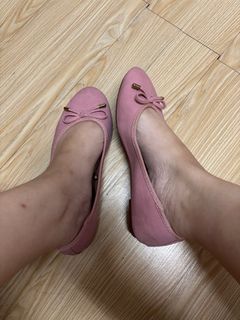 (Category: ) located in . Submitted by glambella_ (Listing ID 1364802453, Image 1). Description: .