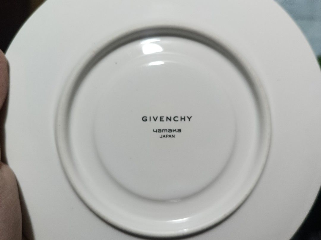 Givenchy Teacups (Category: Coffee & Tea Tableware) located in General Santos City (Dadiangas). Submitted by ced_thrifty24 (Listing ID 1354166096, Image 2). Description: Givenchy Teacups (2 cups, 3 saucer plate) Take all ‼️ ✅ Authentic ✅ No scratches and chips present ✅ Lowest price and supplier of branded items Selling price + sf.