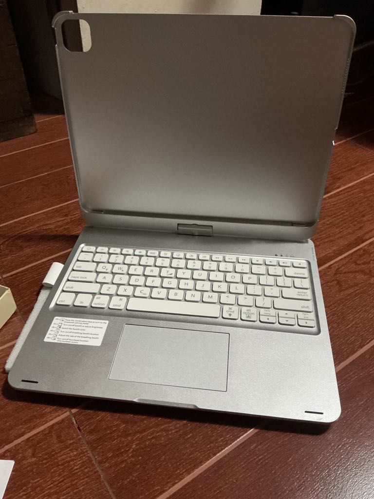 Goojodoq Smart Keyboard Laptop for ipad pro 13” (Category: Laptops & Notebooks) located in Quezon City. Submitted by freyahriel (Listing ID 1364860066, Image 3). Description: For Sale Brand New Goojodoq Magic Keyboard for Ipad Pro 13” Php 1400 Never used. Includes: Box, Manual, item RFS: decluttering meet up: uptown bgc, market market, Marikina Bayan, SM Marikina, Riverbanks, Brgy. Parang NGI If shipping via lalamove / grab express, Shipping fee 