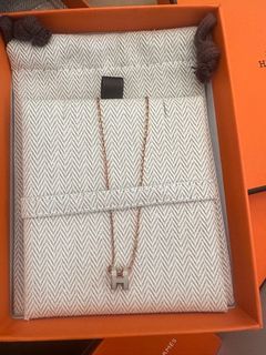 (Category: ) located in . Submitted by VLUX.SG (Listing ID 1364789778, Image 1). Description: .