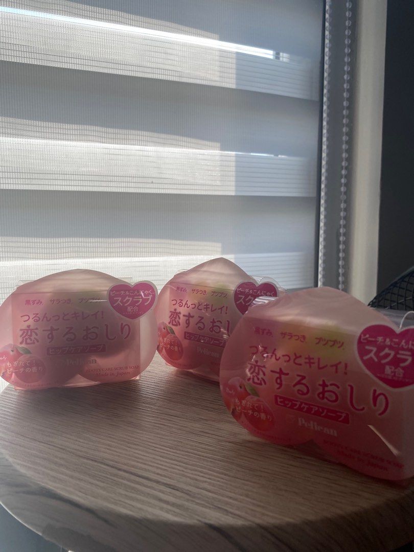 Japanese Pelican Hip Soap (Category: Bath) located in Santa Rosa. Submitted by bookbuyer_ (Listing ID 1364896430, Image 1). Description: .