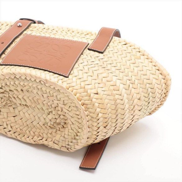 Loewe summer bag (Category: Luxury Bags & Wallets) located in Pasig City. Submitted by emashopaholic (Listing ID 1364820806, Image 3). Description: Preloved Loewe Small Shoulder bag Similar to a picnic or bucket bag In excellent condition No issues No inclusions Only ₱25,000 Location: Pasig Shipping c/o buyer MOP: Gcash/BDO/BPi.