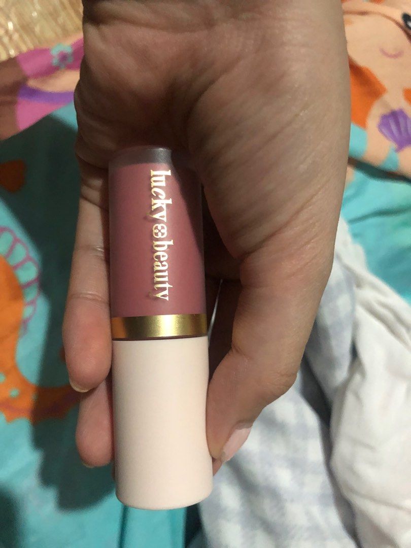 luckybeauty (Category: Makeup) located in San Fernando. Submitted by maryymary6 (Listing ID 1364915803, Image 3). Description: lightly used shade: fling.