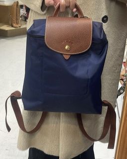 Medium size longchamp backpack