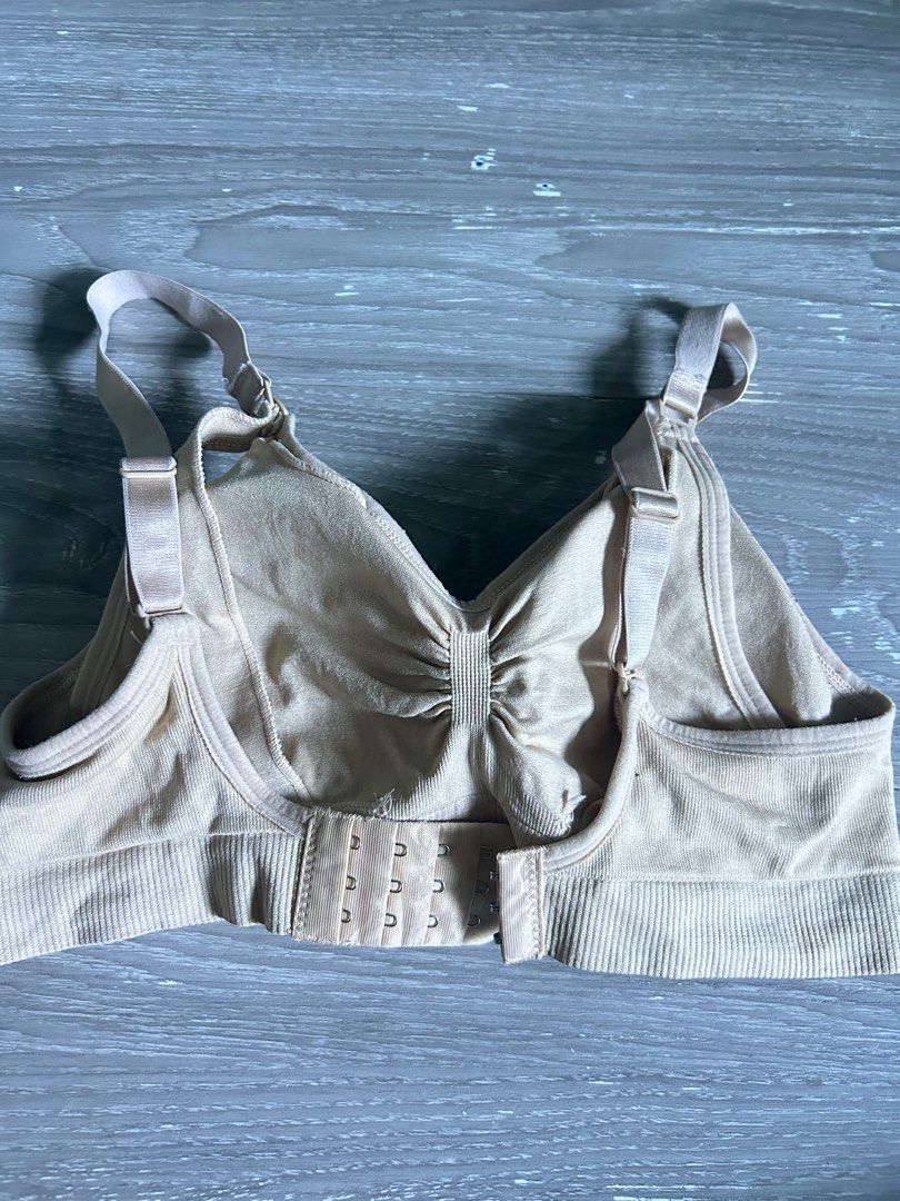 NURSING BRA SMALL BUNDLE 3pcs (Category: Breastfeeding & Bottle Feeding) located in Taytay. Submitted by bellavedph2017 (Listing ID 1364840217, Image 3). Description: 9-10/10 cond pa to Small size Sulit kayo dito murayta pa din sa 300 mga mii From us bale never been wash kayo na bahala.
