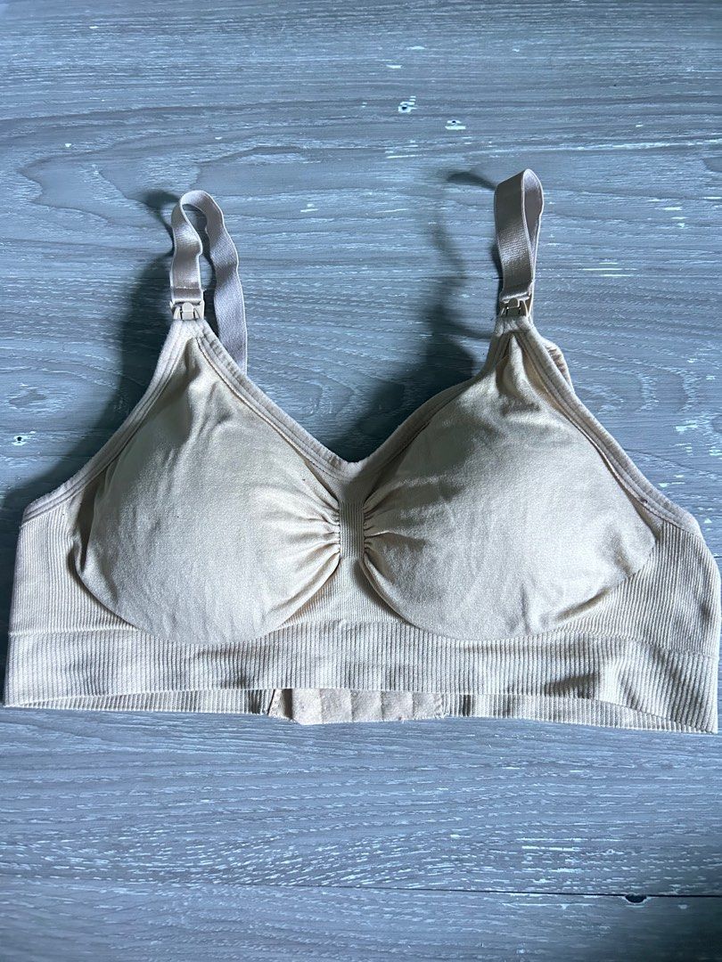 NURSING BRA SMALL BUNDLE 3pcs (Category: Breastfeeding & Bottle Feeding) located in Taytay. Submitted by bellavedph2017 (Listing ID 1364840217, Image 2). Description: 9-10/10 cond pa to Small size Sulit kayo dito murayta pa din sa 300 mga mii From us bale never been wash kayo na bahala.