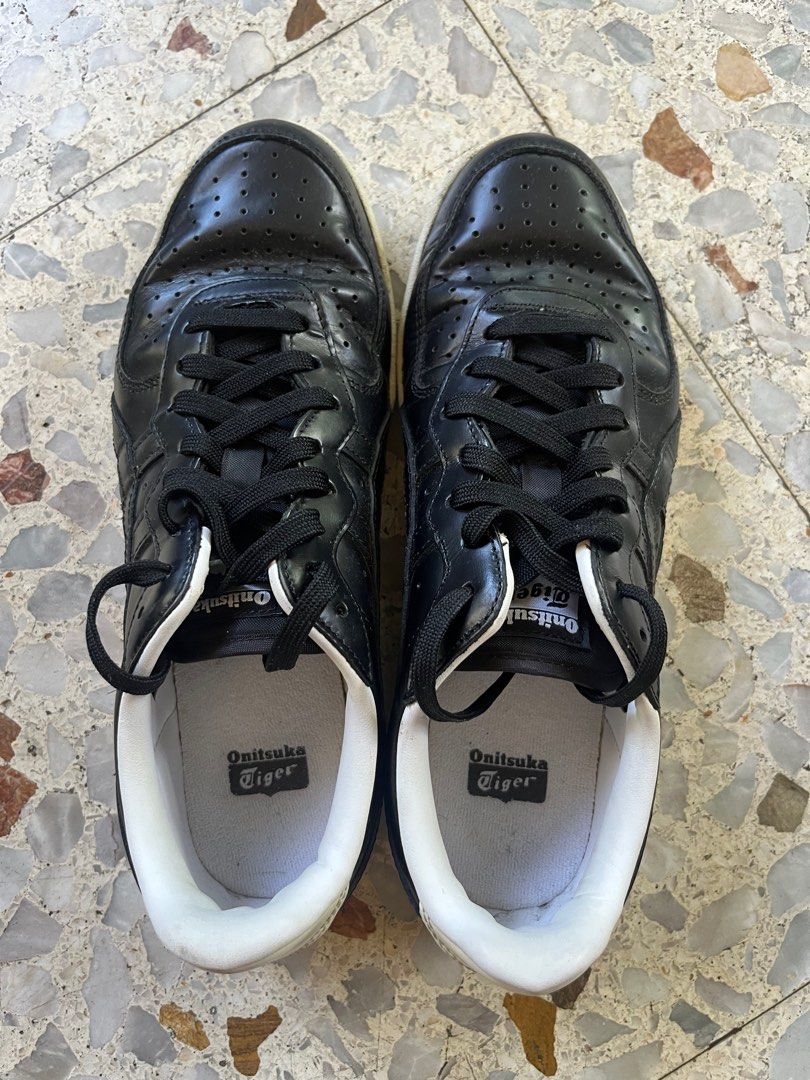 Onitsuka Tiger (Category: Sneakers) located in Dasmarinas. Submitted by trispang (Listing ID 1364814406, Image 2). Description: Onitsuka Tiger Size 8.5/26.5cm Used a couple of times only, selling for ₱1,000 only (highly negotiable). PM me if you have additional queries. .