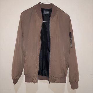 (Kategori: ) berada di . Dikirim oleh therighthand (ID iklan 1364928491, Gambar 1). Deskripsi: .