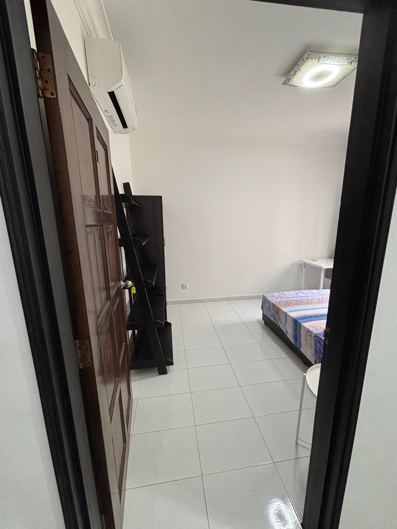 (Category: ) located in . Submitted by ideal_home_chewy (Listing ID 1364795779, Image 1). Description: .