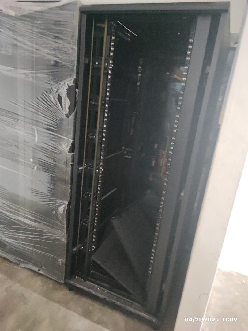 SERVER RACK (Category: Office & Business Technology) located in Puchong. Submitted by leon0912ta80644 (Listing ID 1364781133, Image 1). Description: used server rack 3 units one 2 meter high and two 2.4 meter available to sell because no longer need it. For any details feel free to pm. Area Bandar Puteri.