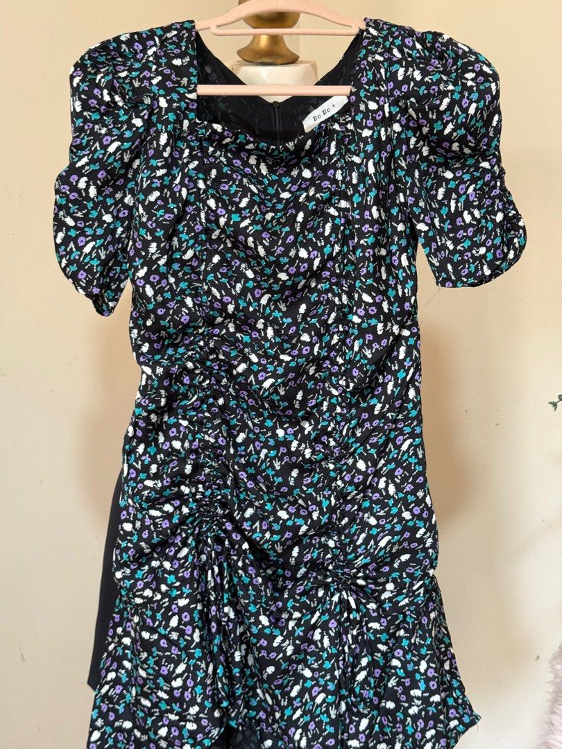 Shein Ruched Dress XS Floral Pattern (Category: Dresses) located in Makati City. Submitted by thecandybear (Listing ID 1364904596, Image 2). Description: Decluttering Follow “theCandybear” in Facebook for more items.