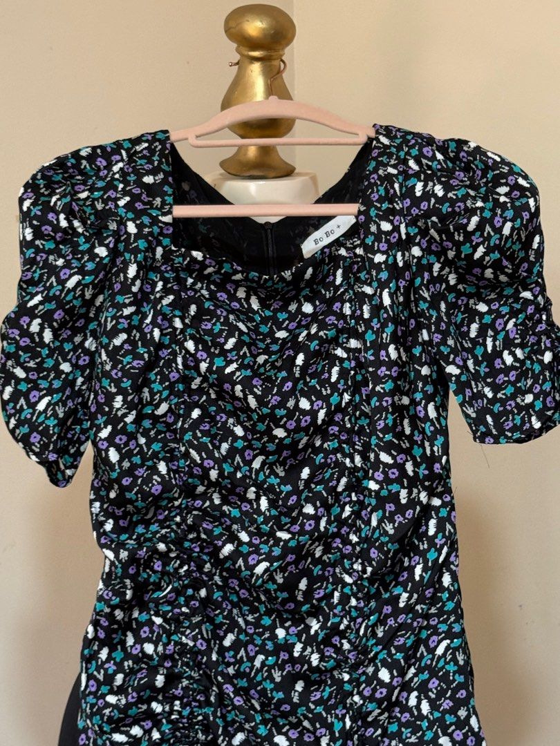 Shein Ruched Dress XS Floral Pattern (Category: Dresses) located in Makati City. Submitted by thecandybear (Listing ID 1364904596, Image 3). Description: Decluttering Follow “theCandybear” in Facebook for more items.