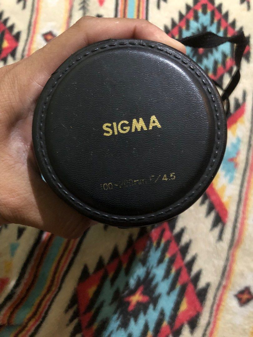 Sigma 100-200mm long leather padded lens case (Category: Camera Bags & Carriers) located in Quezon City. Submitted by markgolveo (Listing ID 1364849272, Image 3). Description: Sigma 100-200mm long leather padded lens case.