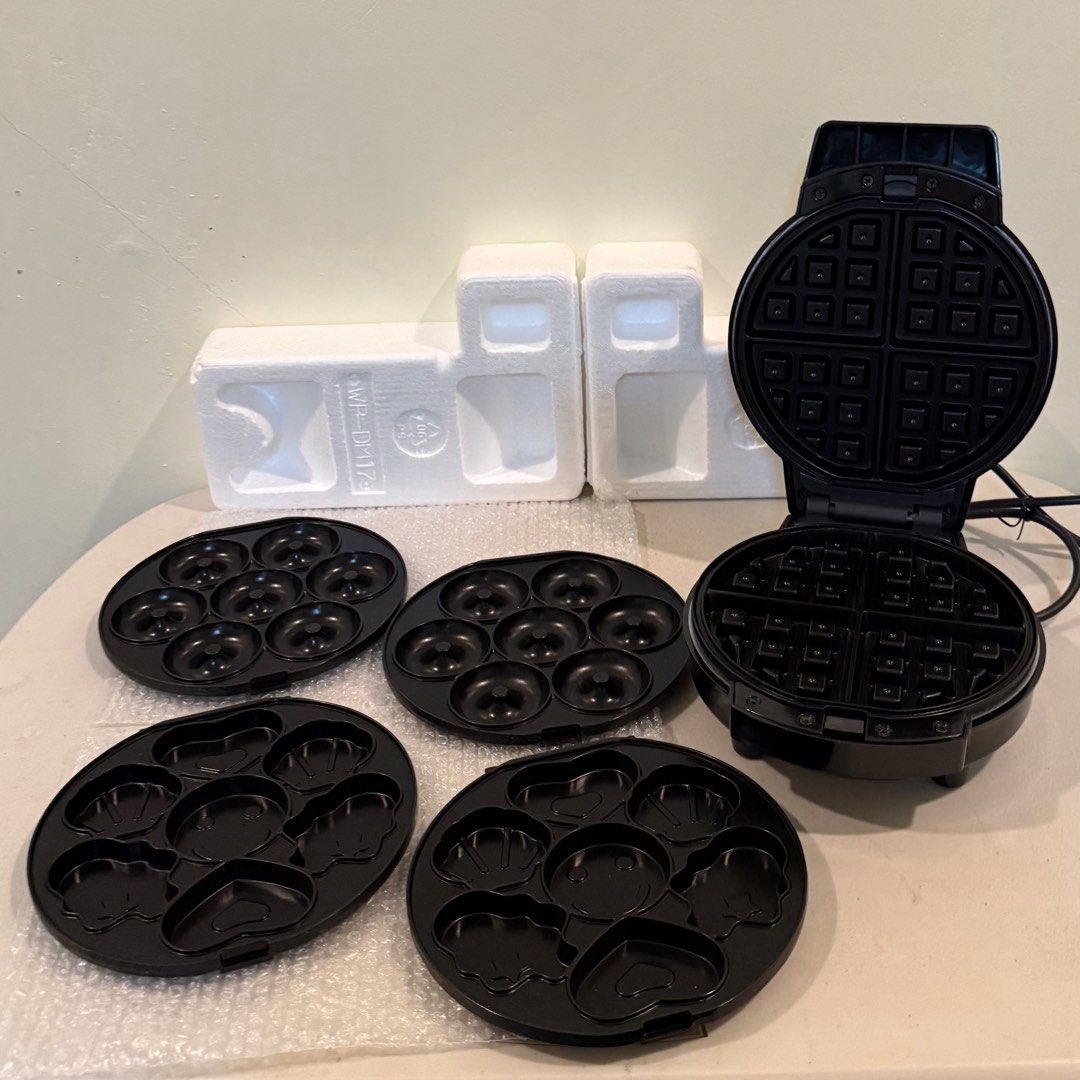 Snack Maker • Donut Maker • Waffle Maker • Cartoon Plate Maker (Category: Other Kitchen Appliances) located in Pandi. Submitted by prelovedforbabies (Listing ID 1364896255, Image 3). Description: 🛵 Mode of delivery 🛵 Only through SDD: 📌 Grab or Lalamove as long as serviceable by the app at buyers expense. Pick up location: 📍South Caloocan 📍 Quezon City.