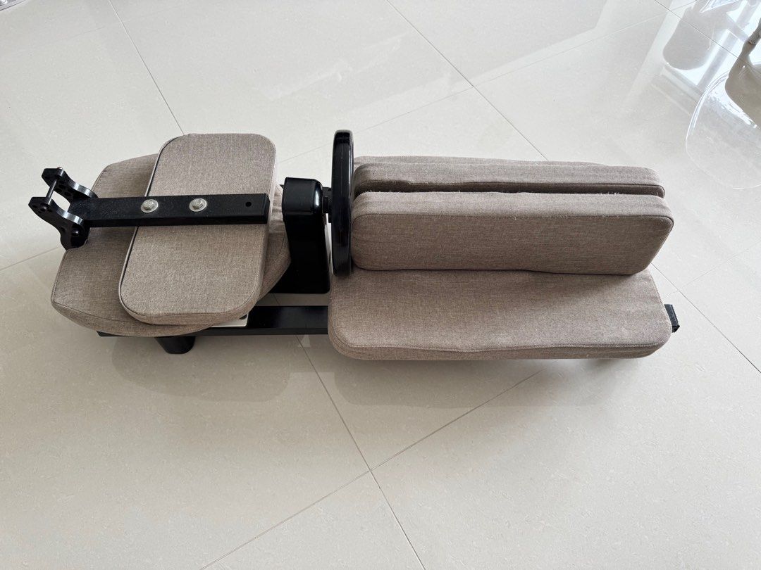 Split stretching machine (Category: Other Sports Equipment and Supplies) located in Singapore. Submitted by zxedacus (Listing ID 1364930367, Image 3). Description: Bought this item for my kids to learn splits but they don’t bother to. So it’s very new as it’s super under utilised. Collect at Bukit panjang Gangsa road.