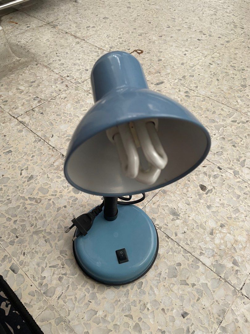 Study lamp (Category: Lighting) located in Kuala Lumpur. Submitted by afiqsara (Listing ID 1364828479, Image 1). Description: Salam mesra warga mudah, Lampu untuk dijual. Keadaan masih baik. Harga berpatutan. Kalau rasa mahal boleh chat dan tawarkan harga. Kalau ngam ok saja untuk teruskan transaksi. COD sahaja di Shell HTAR. Apa apa chat ya. Terima kasih.