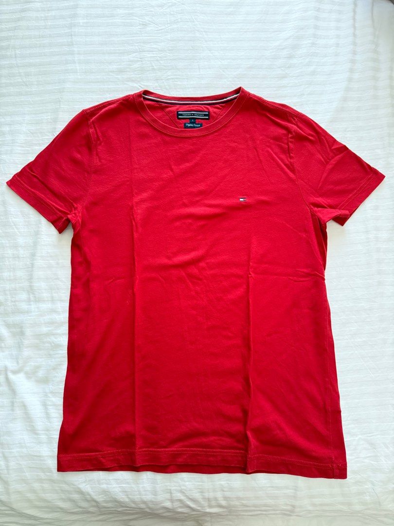 Tommy Hilfiger red t-shirt (Category: Tshirts & Polo Shirts ) located in Tuguegarao City. Submitted by orymiming (Listing ID 1364847500, Image 1). Description: size s mens.