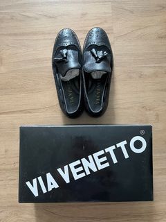 Via Venetto Black Loafers - US Size 6