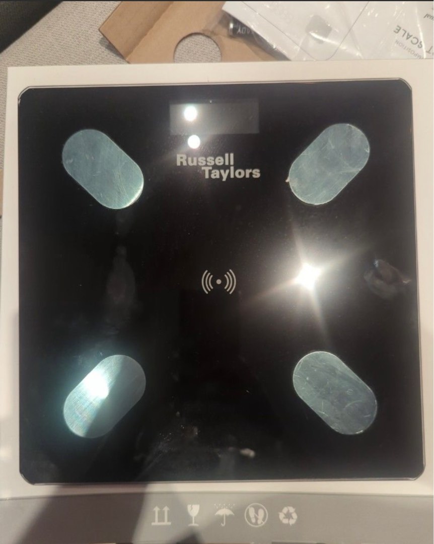 Weighing Scale : Russell Taylors, Health & Nutrition, Health Monitors & Weighing Scales on Carousell
