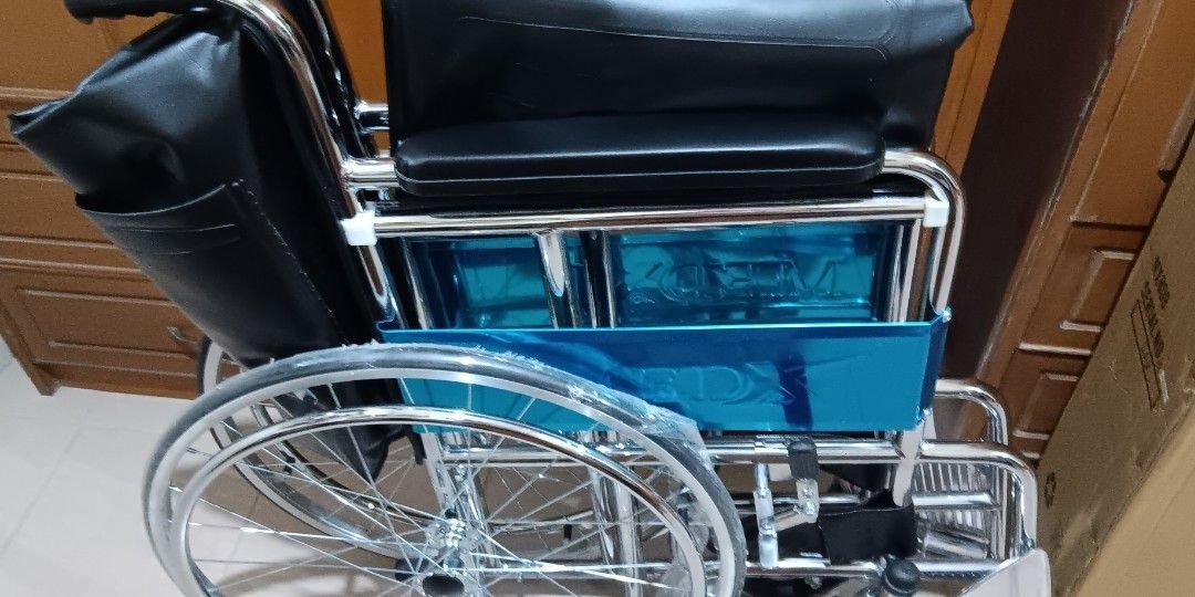 Wheelchair MedX (Category: Wheelchairs) located in Santa Rosa. Submitted by declutterphils (Listing ID 1364865658, Image 2). Description: Medx Wheelchair Almost new, no issues.