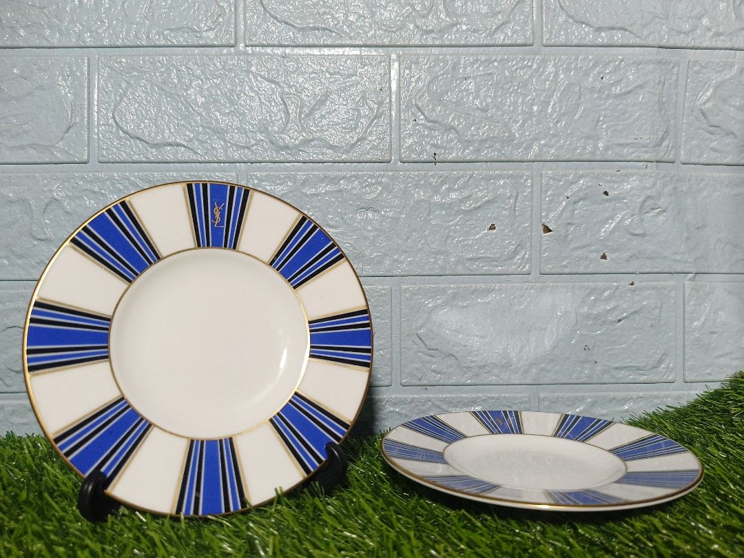YSL Yamaka Saucer Plate (Category: Dinnerware & Cutlery) located in General Santos City (Dadiangas). Submitted by ced_thrifty24 (Listing ID 1354160252, Image 1). Description: YSL Yamaka Saucer Plate ✅ Authentic and design 9.5/10 ✅ Looks brand new because of visible logo stamp ✅ Lowest price and supplier of branded items Selling price + sf.