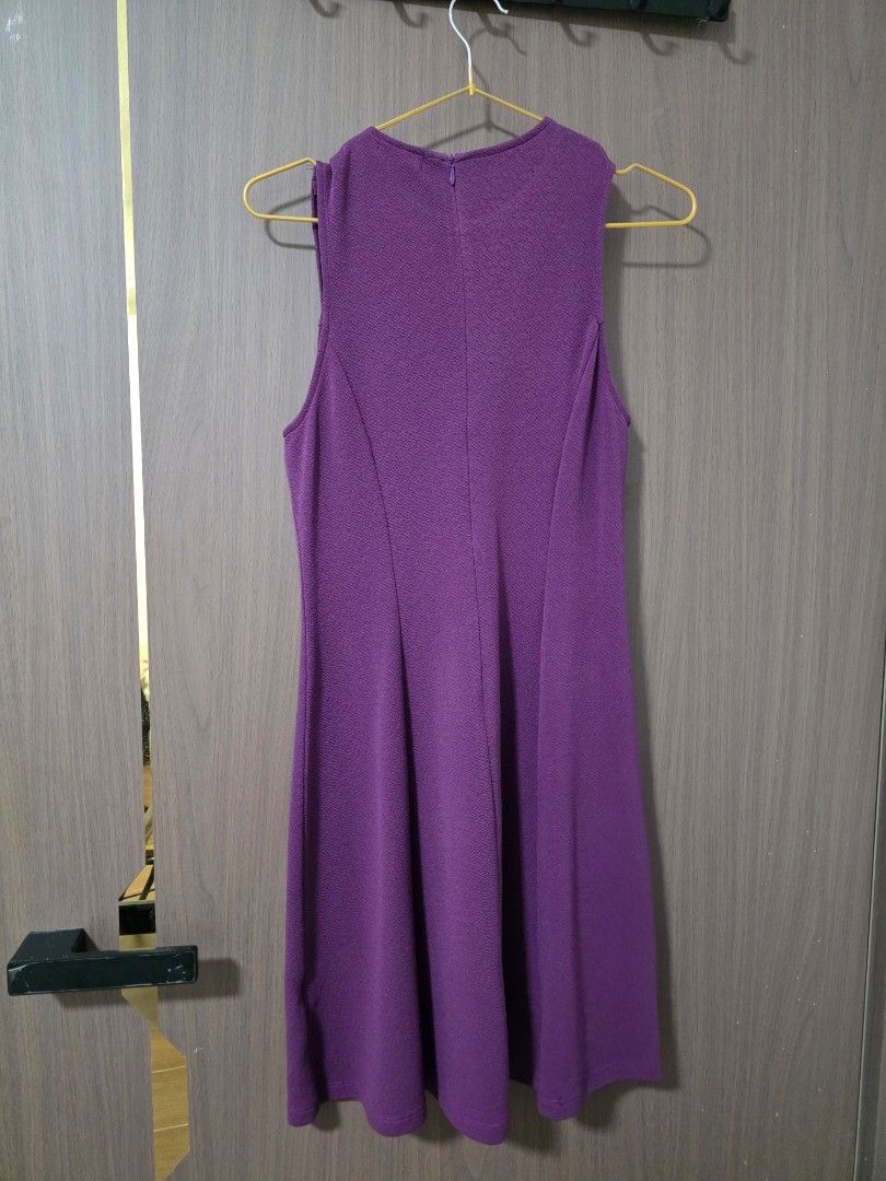 Zalora Purple Flared Dress (Category: Dresses) located in Manila. Submitted by marianso (Listing ID 1364879037, Image 2). Description: size medoum rfs declutterring back zipper gives you the illusion of hour glass body above knee length (im 5'3) no flaws.