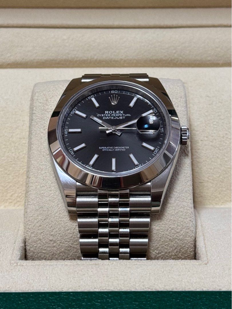 2024 Rolex Datejust 41mm Jubilee (Category: Luxury Watches) located in Manila. Submitted by nix1203 (Listing ID 1365037586, Image 2). Description: 2024 Rolex Datejust 41mm Jubilee Bright Black Dial | Smooth Bezel Complete Set Foreign AD 9.8/10 Condition 👉🏻 Price: P589,000 only! Meycauayan / QC / Makati / Sta Rosa PM for more details 💌.