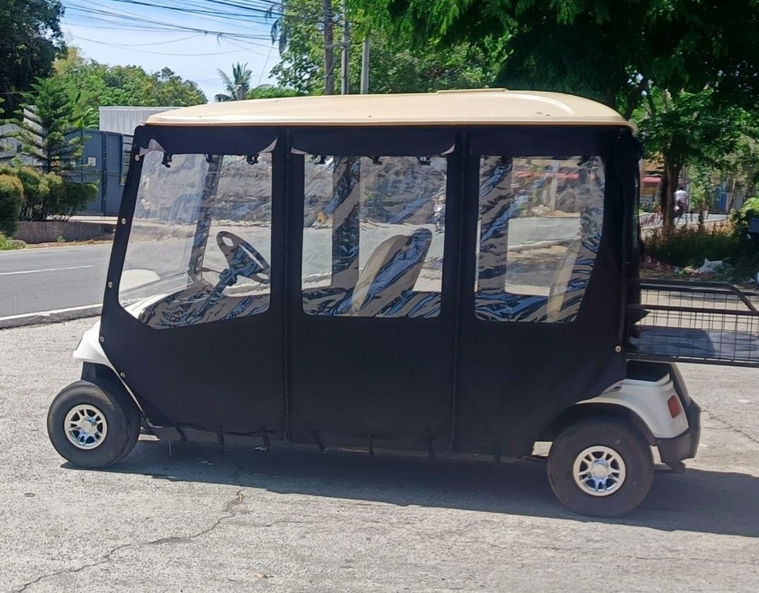 4 Seater Electric Golf Cart (Category: Golf) located in Cavite. Submitted by cebcar (Listing ID 1364962393, Image 3). Description: We accept credit card payments 4 Seater Electric Golf Cart with Cargo box and Rain Cover.