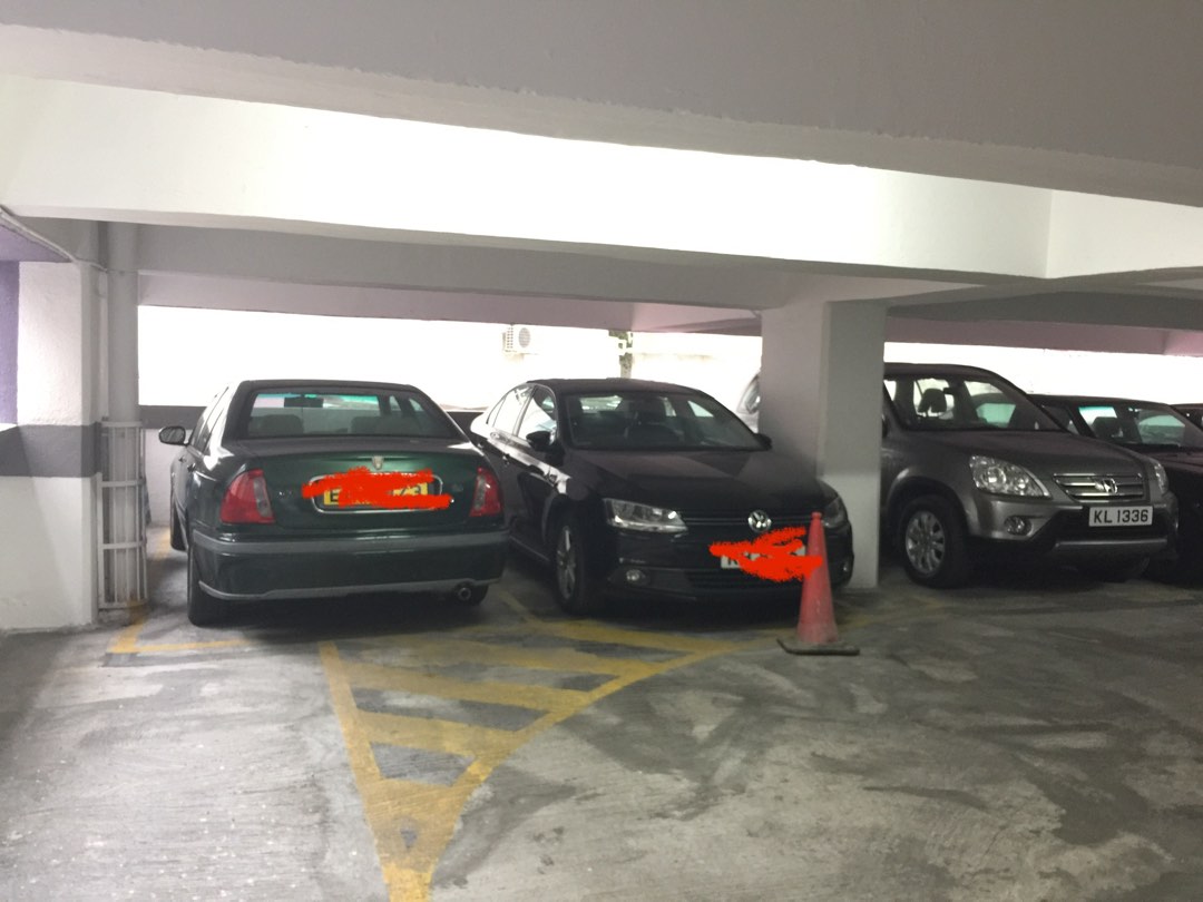金堡大廈室內有蓋停車場63437654131585112